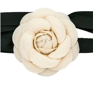 Flower Choker in Black & White